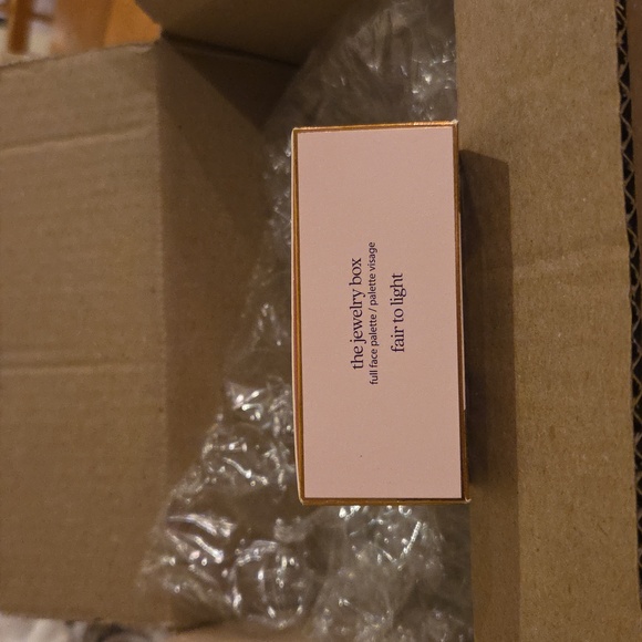 Tarte "The Jewelry Box" Full Face Palette- Fair to Light - Picture 4 of 5